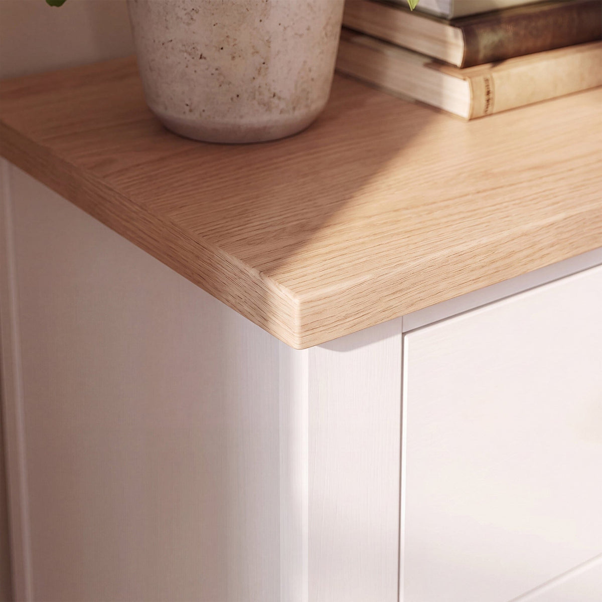 Bampton 4 Piece Bedroom Set - Chest of 4 Drawers - Alabaster White