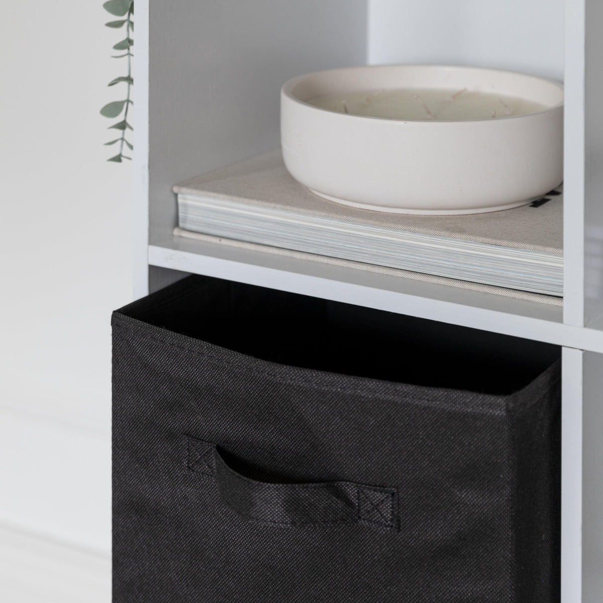 Cara 6 Cube Bookcase Ladder Storage Unit - Chalk White with Black Boxes