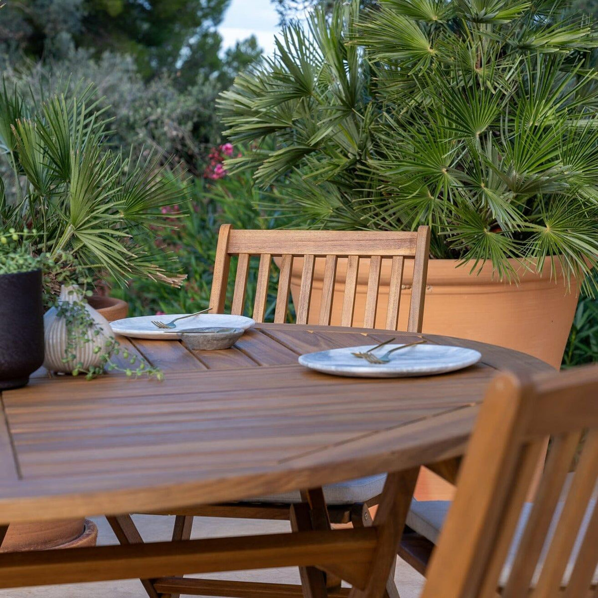 OUTLET - Ashby 4 Seater Wooden Round Folding Garden Dining Table - 100cm