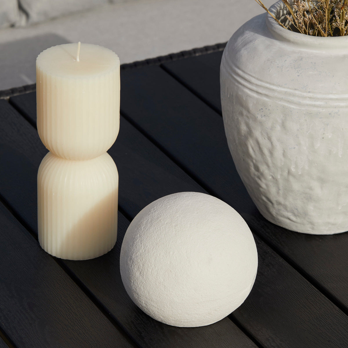 Outlet - Kelton 11cm Ceramic Ball Ornament - White