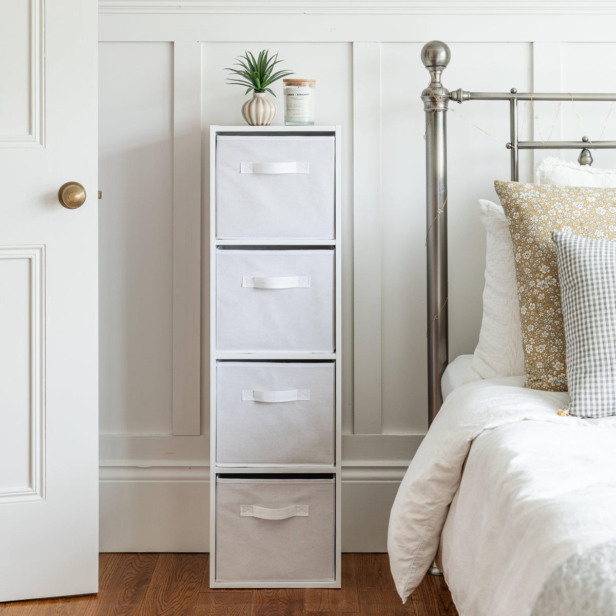 Cara 4 Tier Storage Unit / Chalk White Bookcase with White Boxes