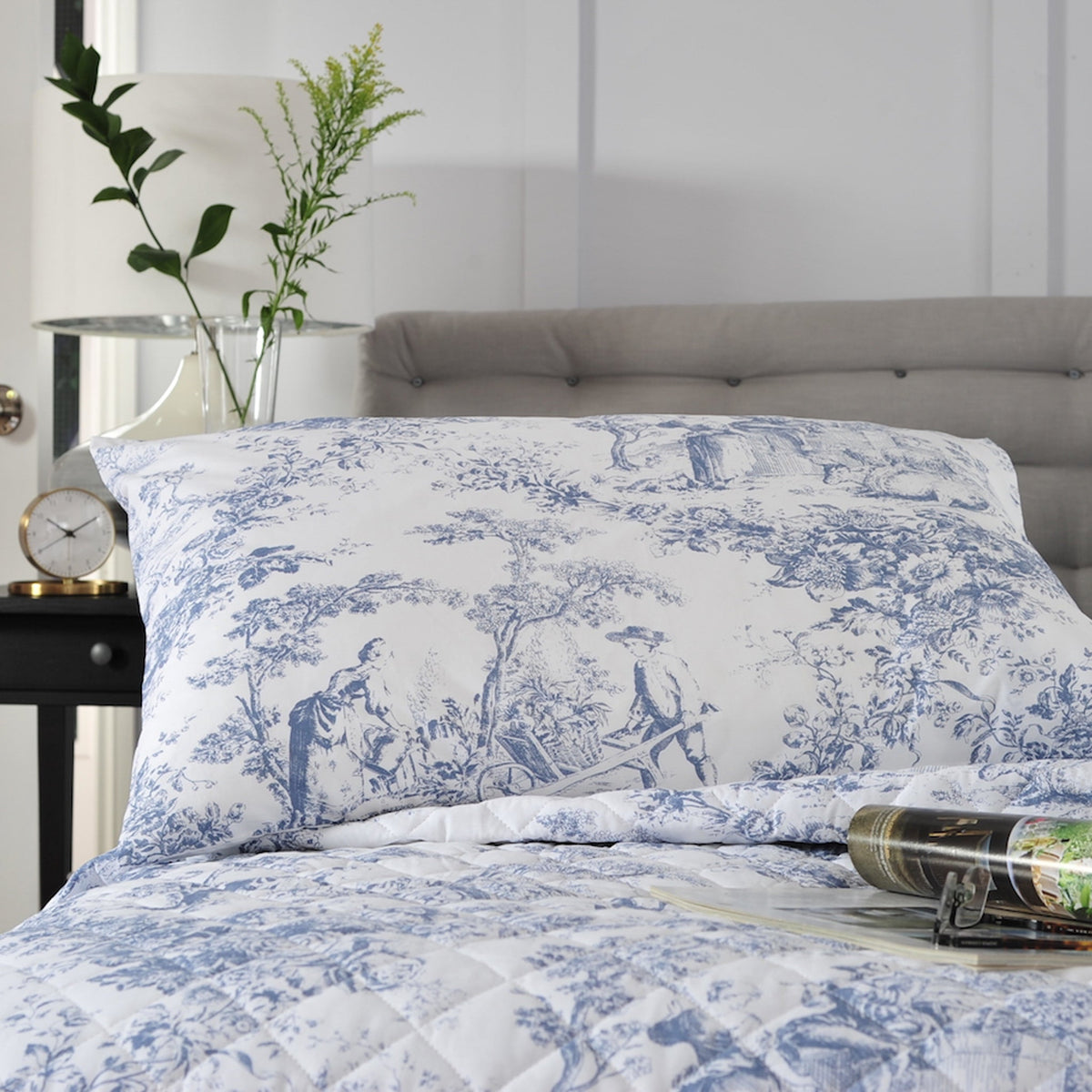 Toile De Jouy Housewife Pillowcase Pair