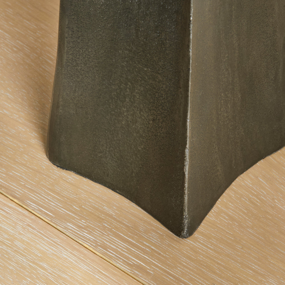 Helland 47cm Metal Lamp Base - Bronze