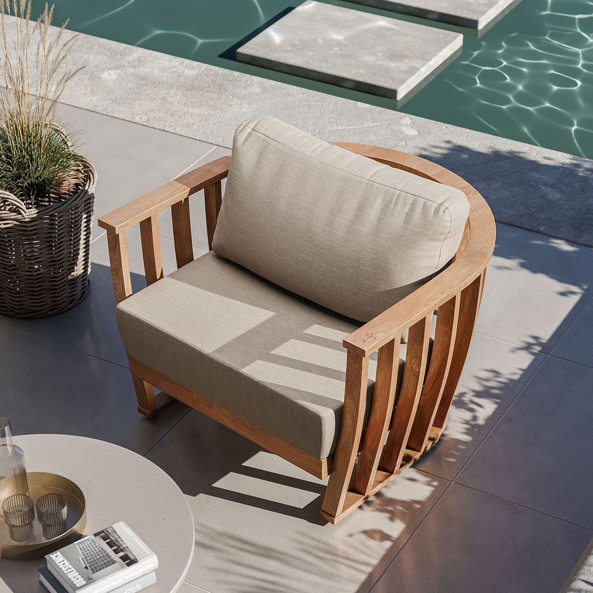 Lucca 5 Seater Lounging Set with Coffee Table