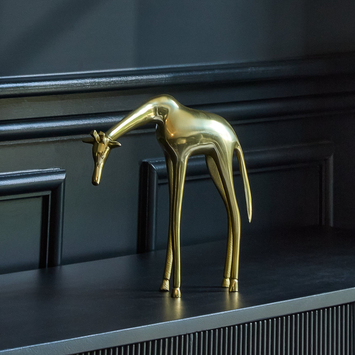 Outlet - Nakuru Resting Metal Giraffe Ornament - Gold