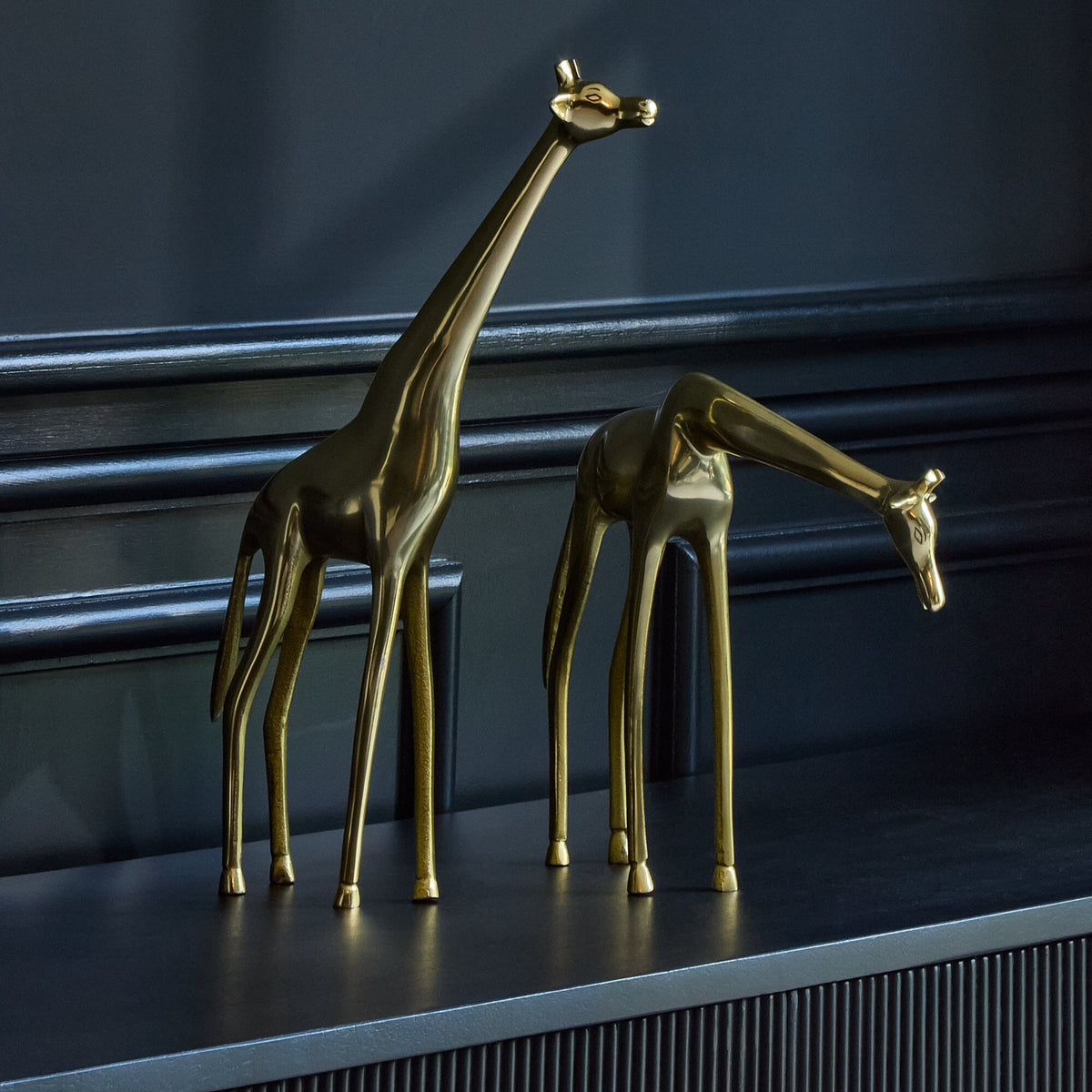 Outlet - Nakuru Resting Metal Giraffe Ornament - Gold