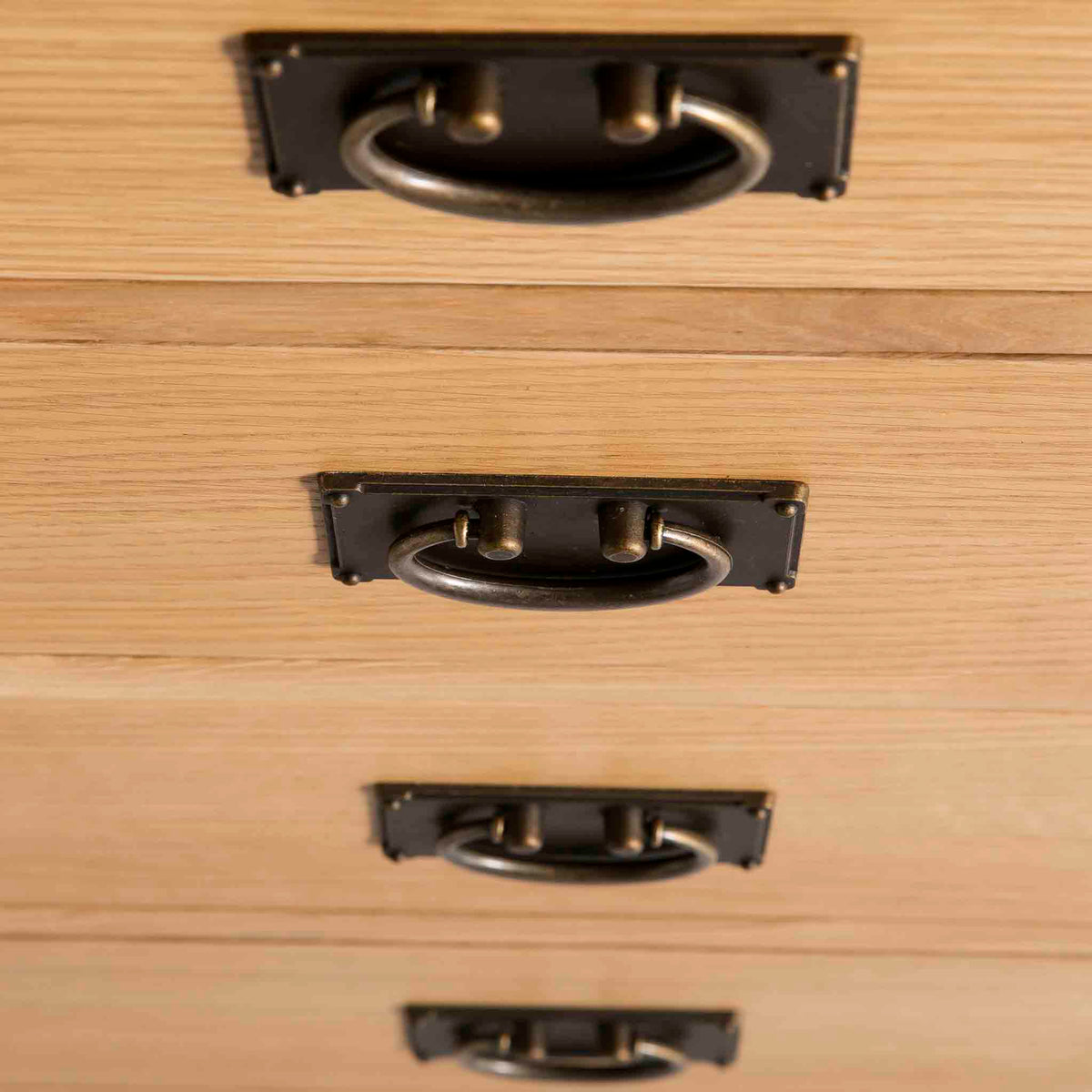 Surrey Oak XL 2 Over 3 Chest Of Drawers