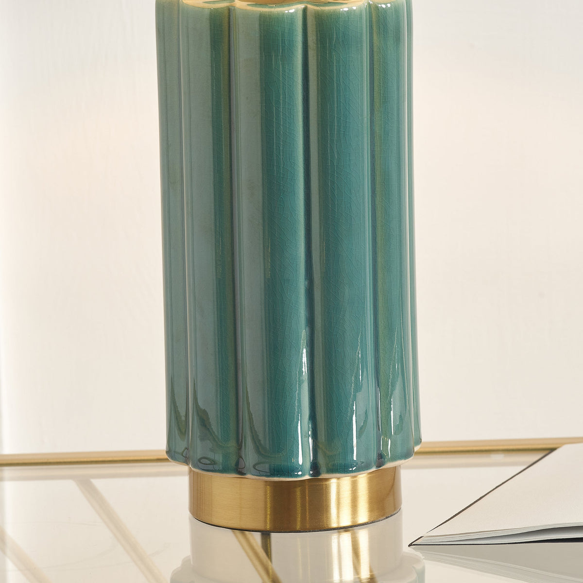 Lushan Scalloped Ceramic Table Lamp