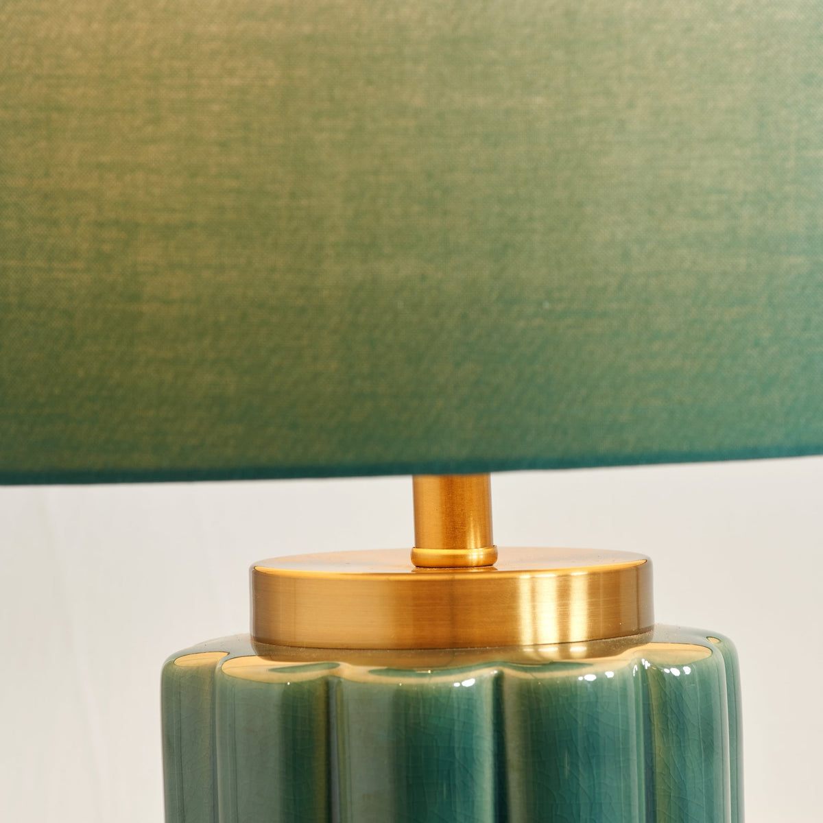 Lushan Scalloped Ceramic Table Lamp