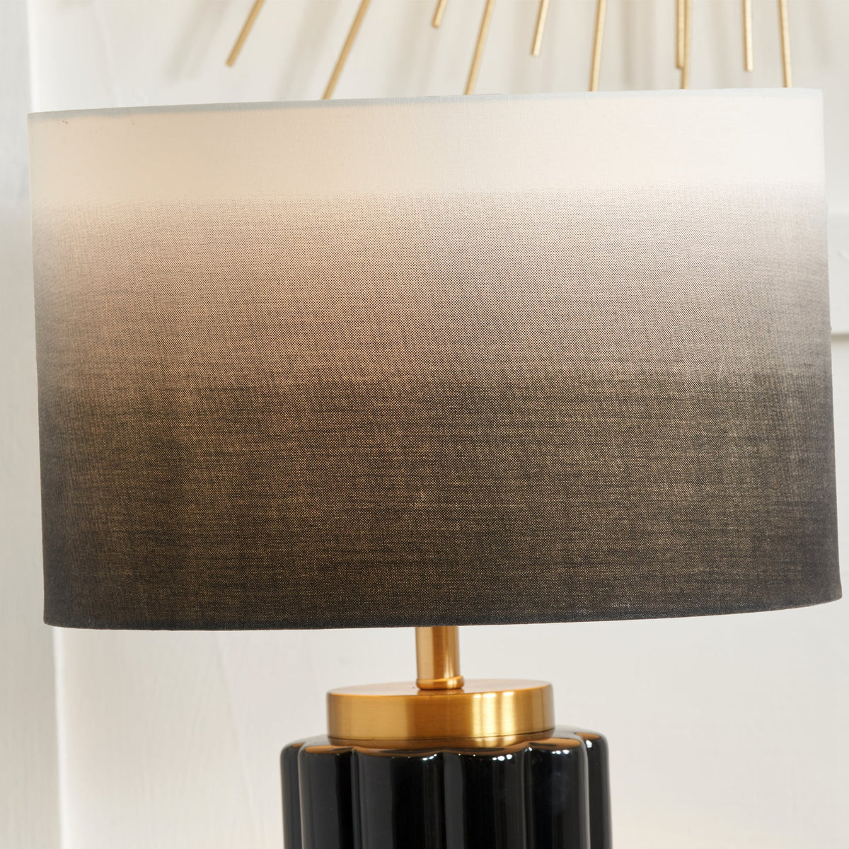 Lushan Scalloped Ceramic Table Lamp