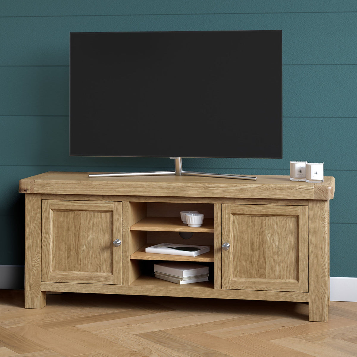 Portland Oak 140cm Wide TV Unit