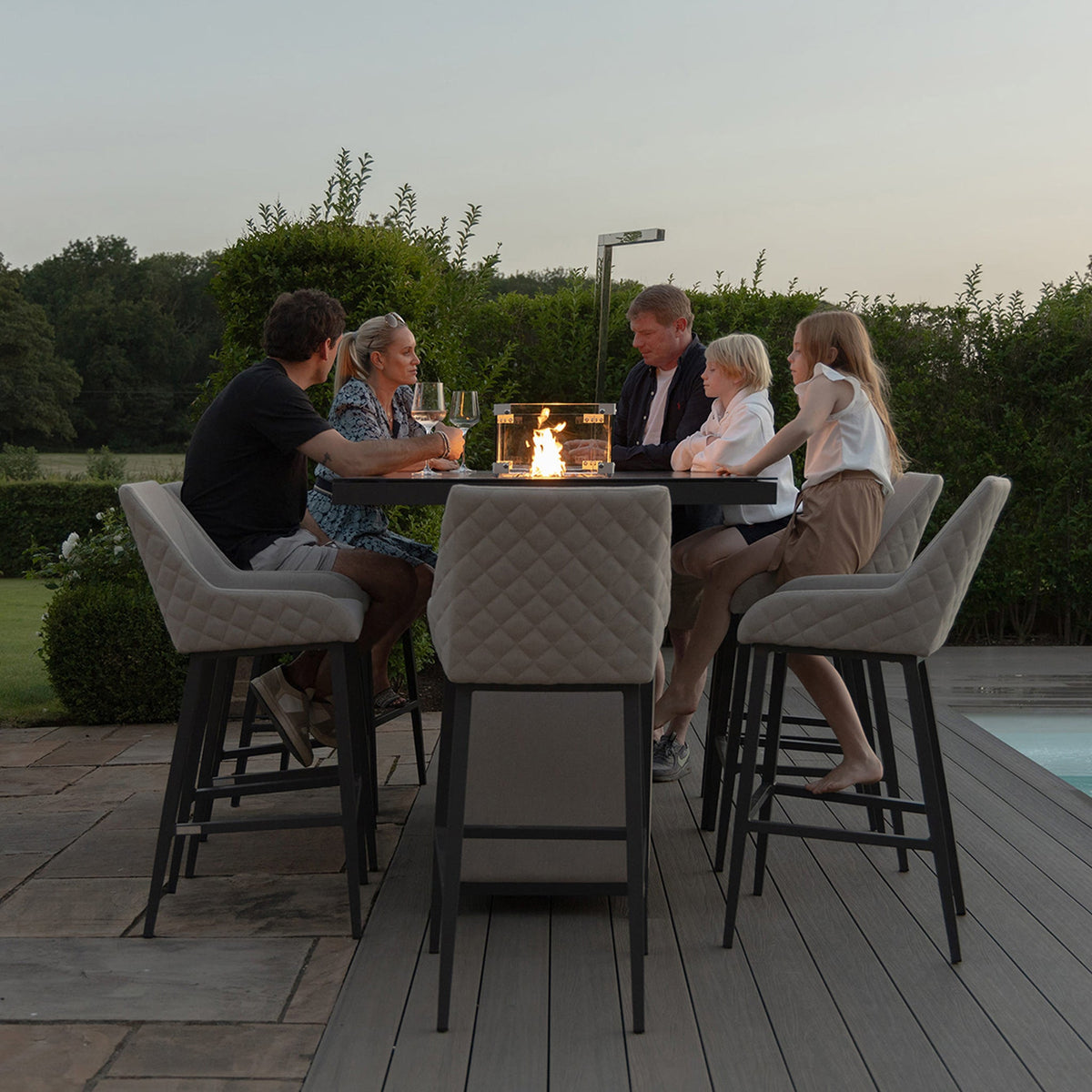 Maze Regal 8 Seat Rectangular Fire Pit Bar Set