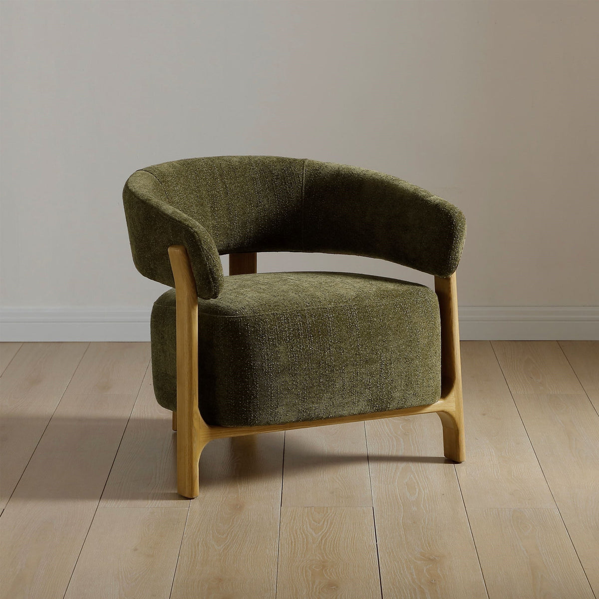Sorelle Curved Accent Chair
