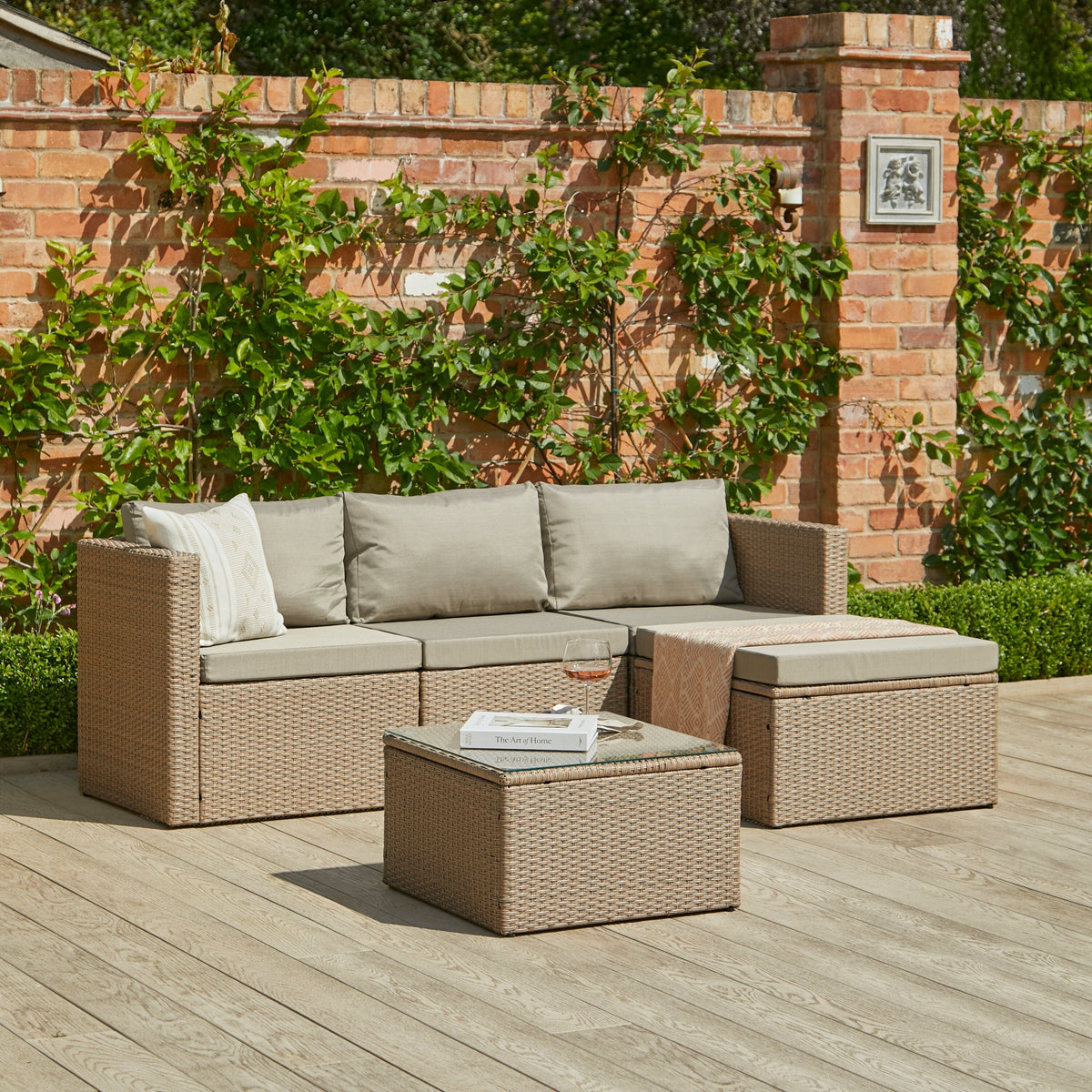 OUTLET -
