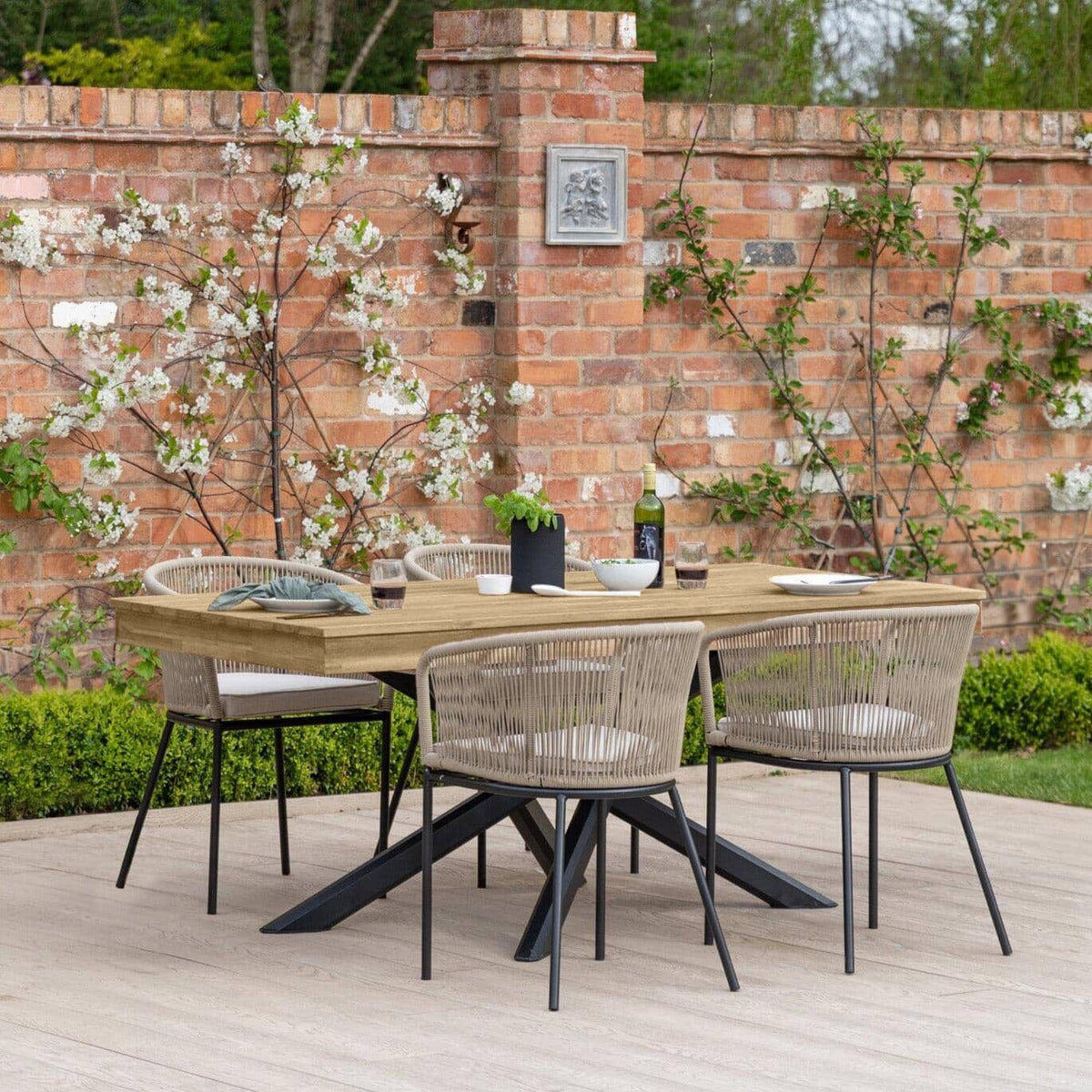 Amelia 4 Seater Wooden Garden Dining Set with 4 Hali Natural Chairs - White Acacia with Black Legs
