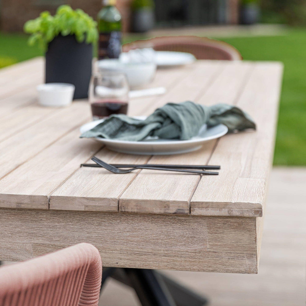 Amelia 4 Seater Wooden Garden Dining Set with 4 Hali Pink Chairs - Light Brushed Acacia with Black Legs