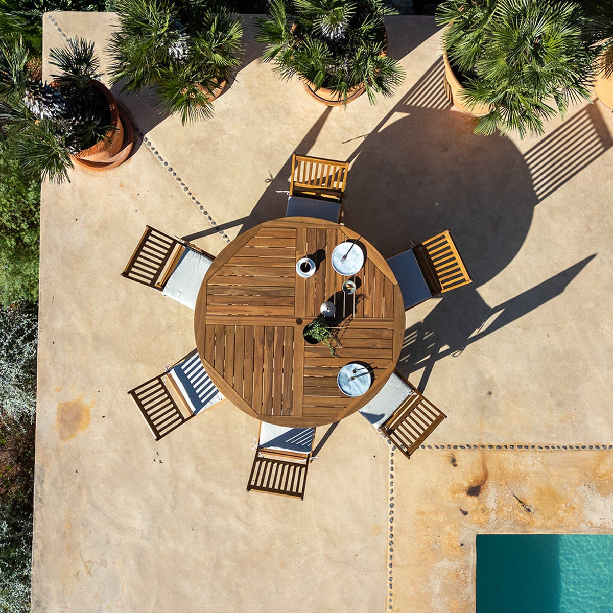 Ashby 6 Seater Wooden Round Folding Garden Dining Table - 130cm