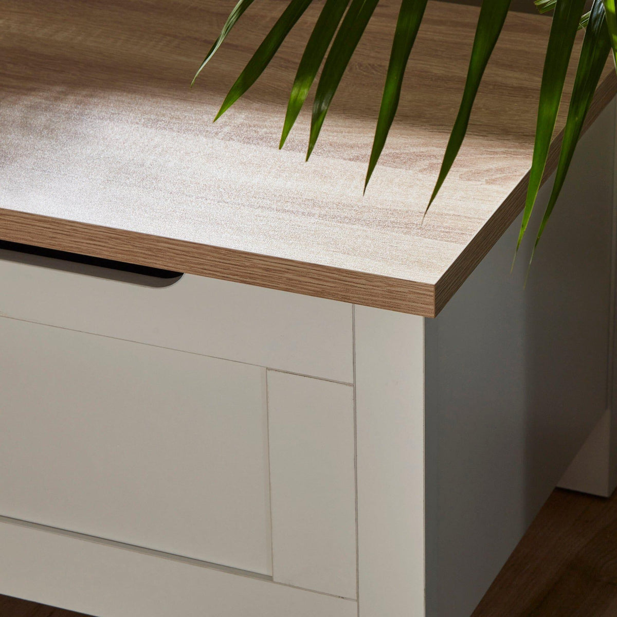 Outlet - Bampton Blanket Box - White