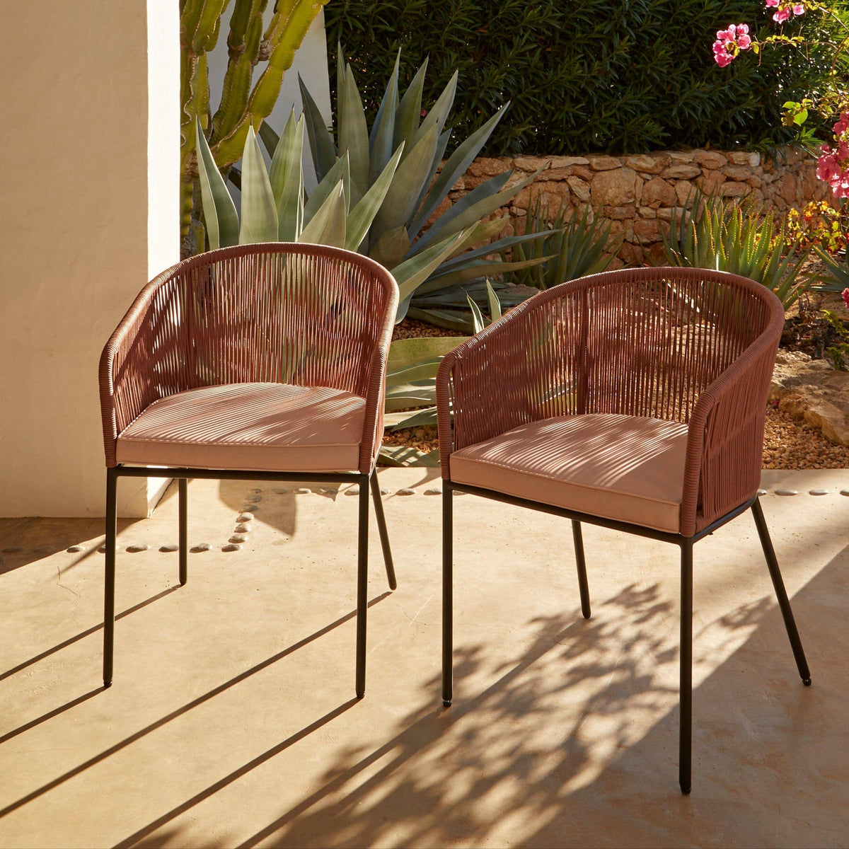 Amelia 4 Seater Wooden Garden Dining Set with 4 Hali Pink Chairs - Light Brushed Acacia with Black Legs