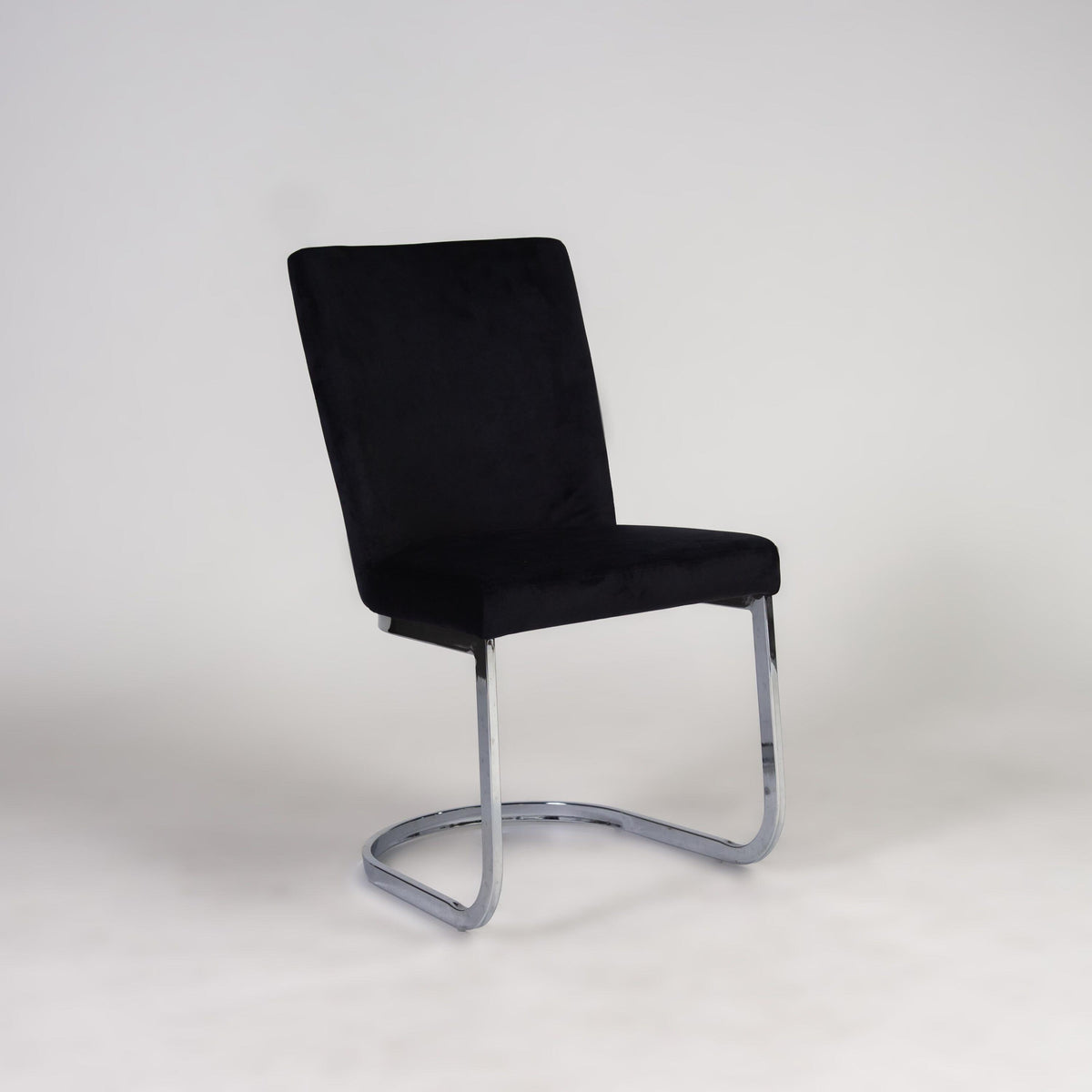 OUTLET - Lola dining chair - black with chrome legs