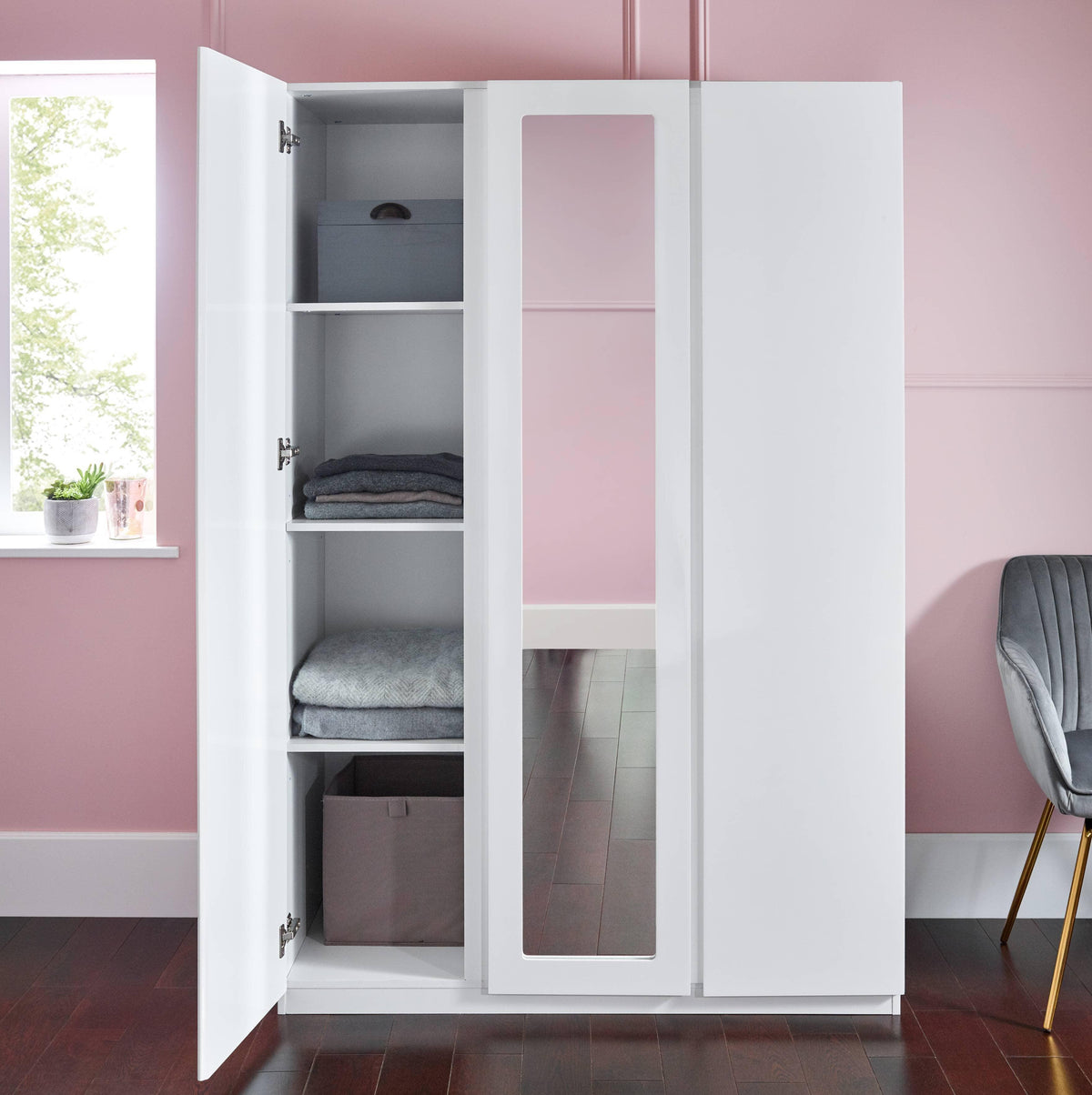 Outlet - Clemmie triple wardrobe - high gloss - white