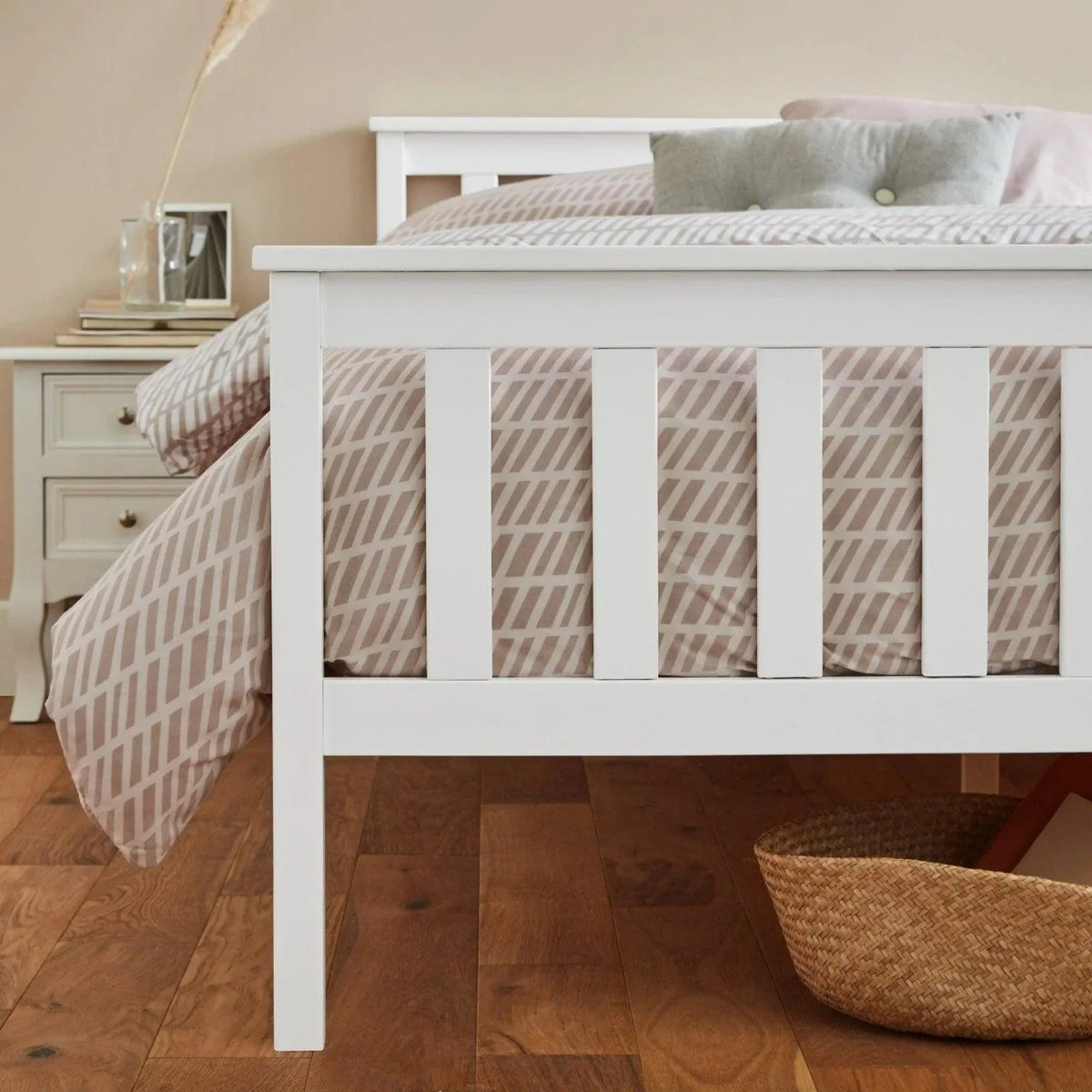 Outlet - Lisa Wooden King Size Bed Frame - White
