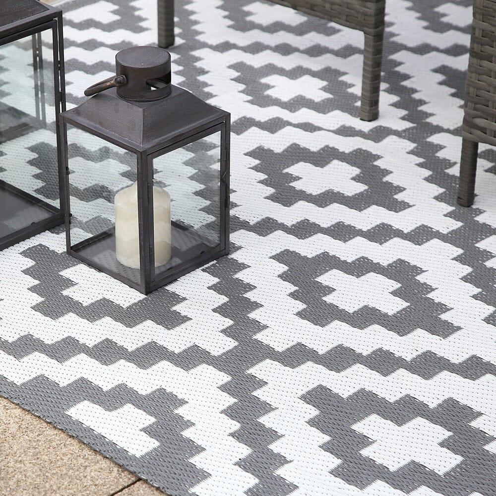 OUTLET - Reversible Outdoor Rug - 160cm x 230cm - Geometric Print