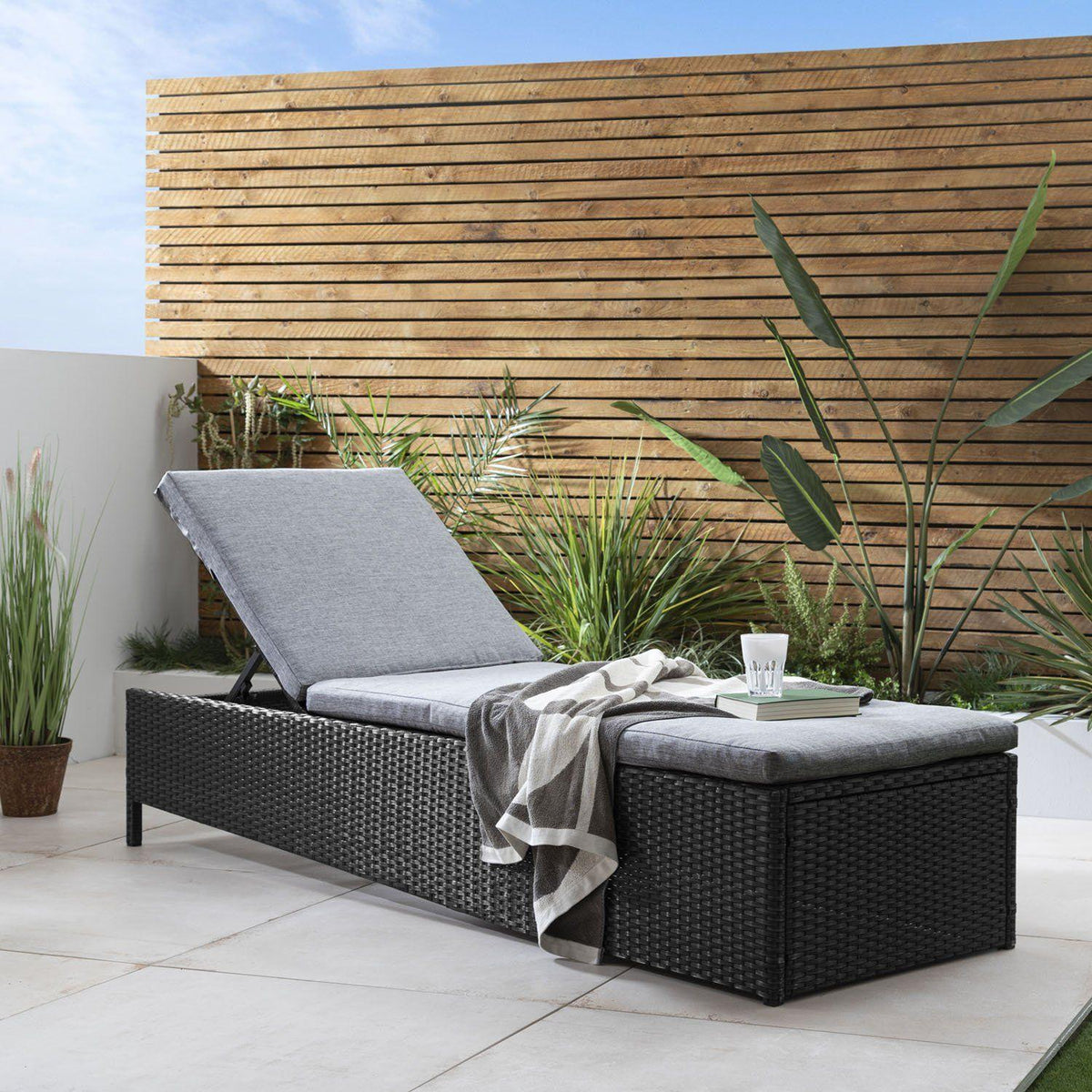 OUTLET - Serina Rattan Sun Lounger - Premium - Black