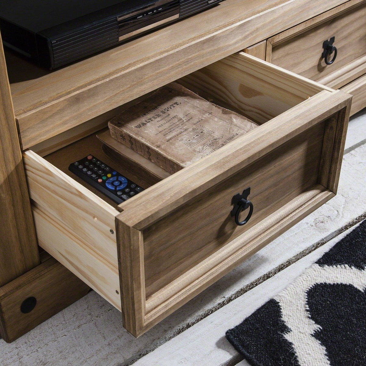 Outlet - Solid Wood TV Unit - Pine