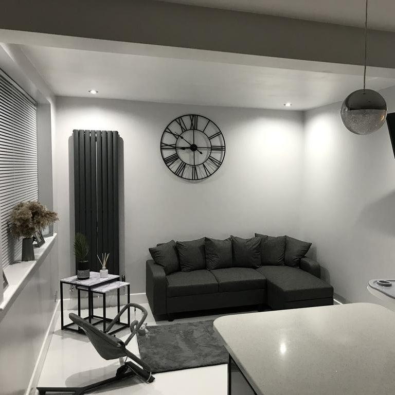 Tracy Corner Sofa - Grey Linen with Black Legs