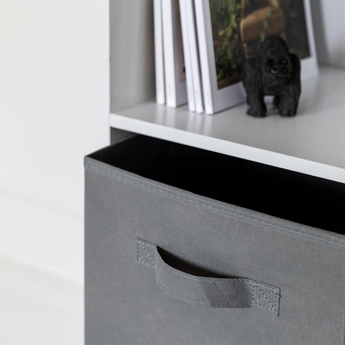 Cara 6 Cube Bookcase Ladder Storage Unit - Chalk White with Grey Boxes