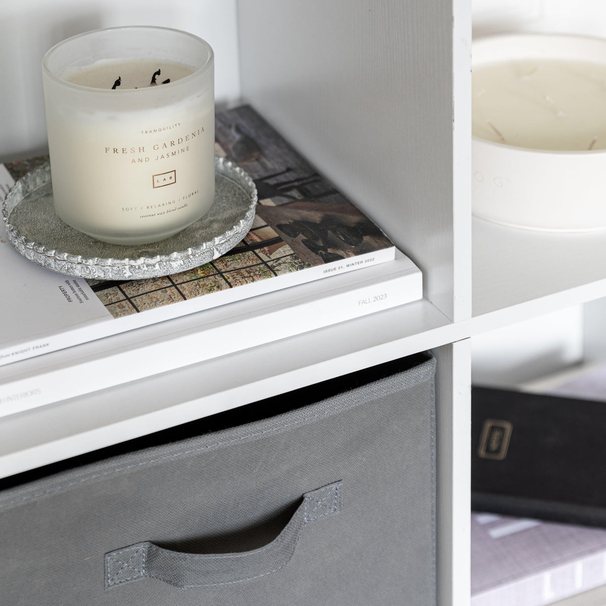 Cara 6 Cube Bookcase Ladder Storage Unit - Chalk White with Grey Boxes