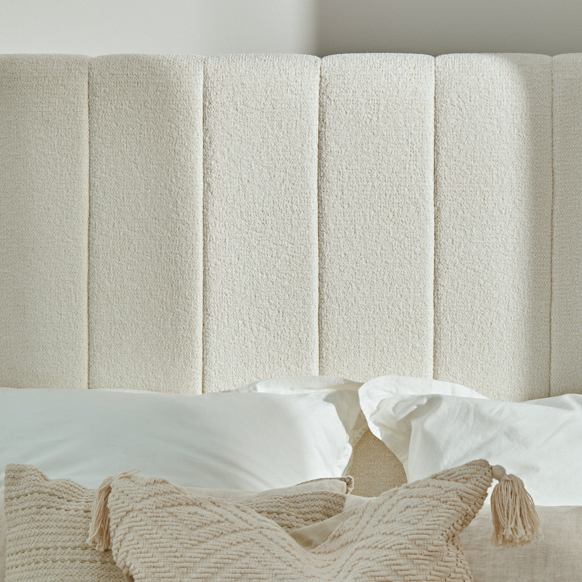 Outlet - Alice King Ottoman Bed - Boucle