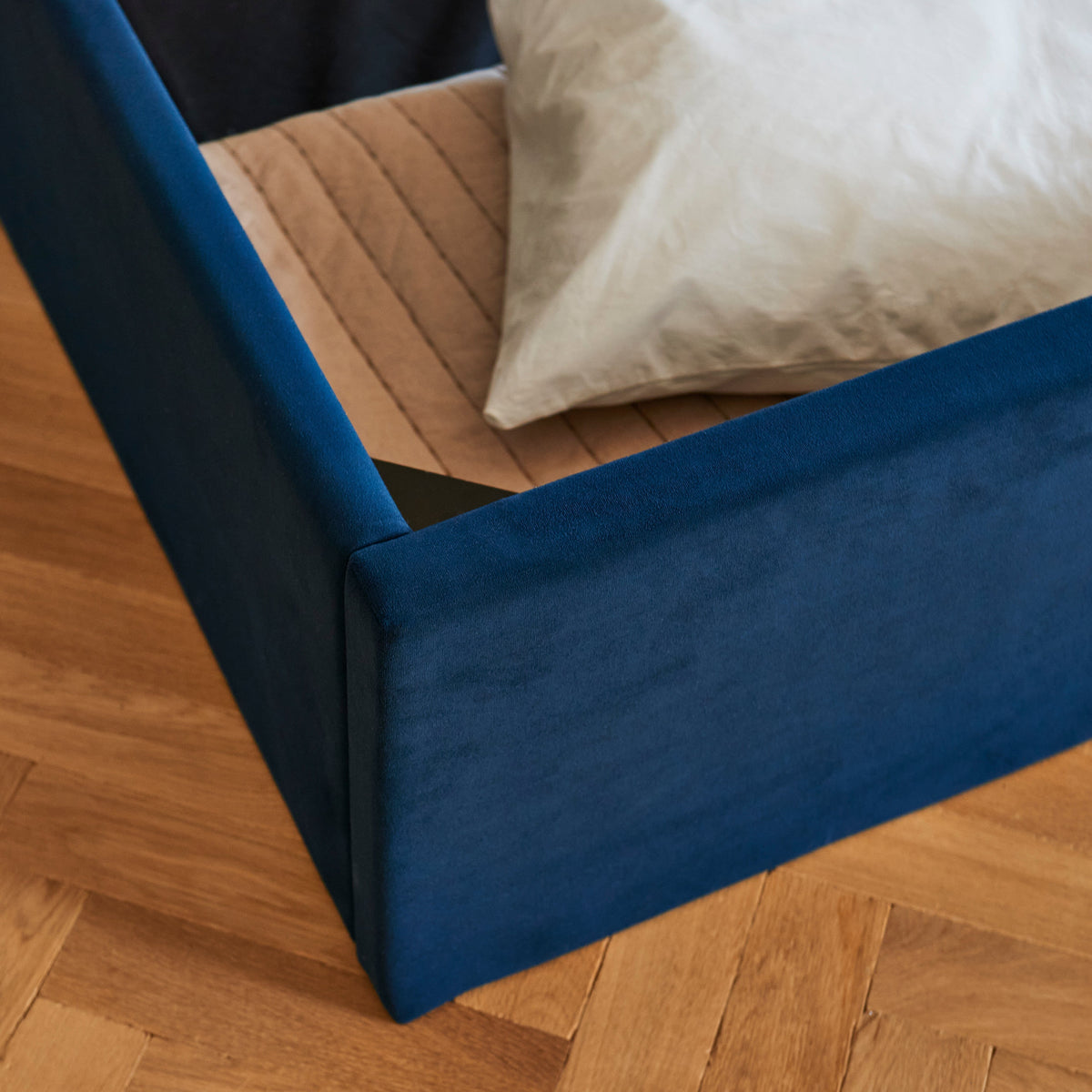 Outlet - Alice King Ottoman Bed - Ink