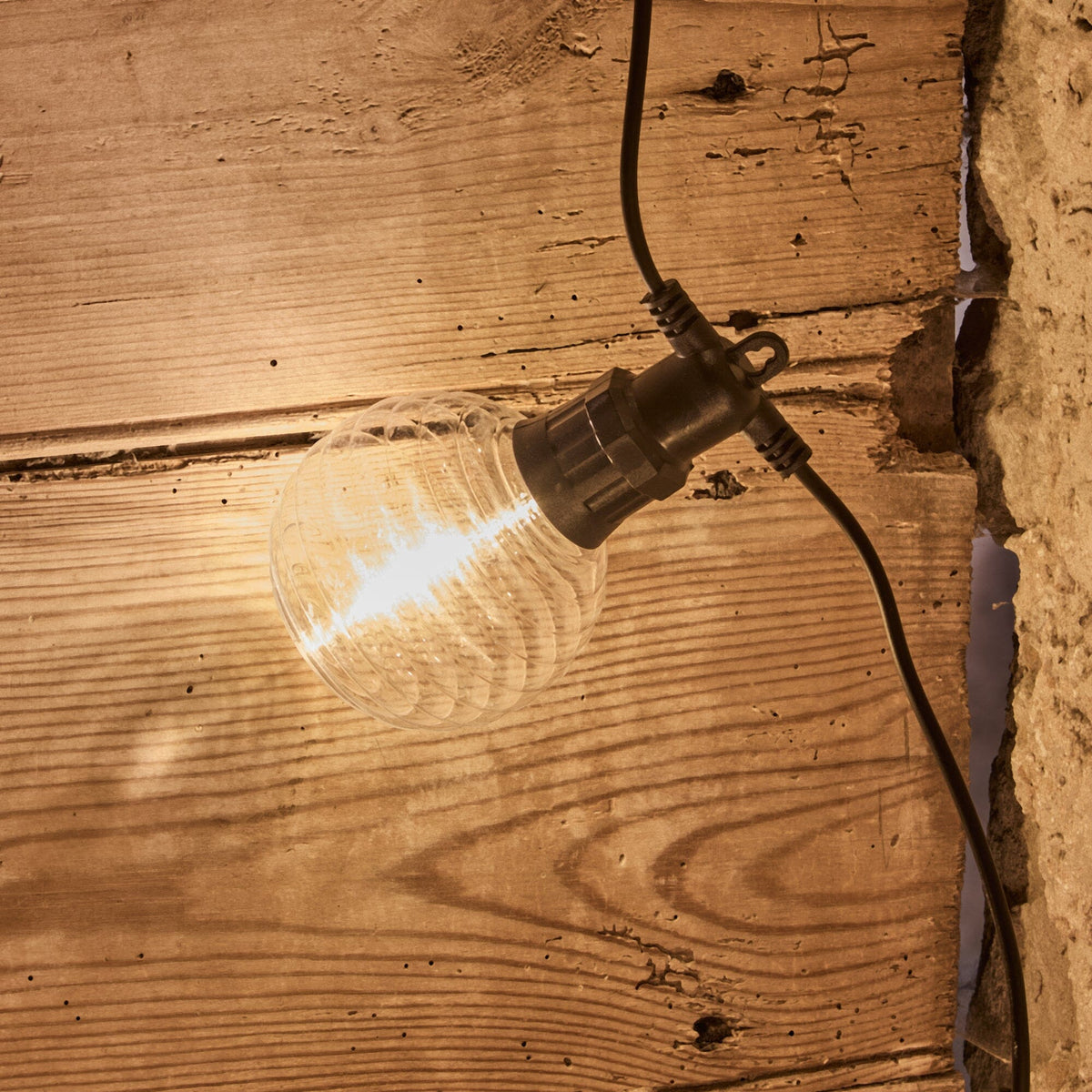 Carnaby 10 Bulb Garden String Lights - Extendable - Beehive Bulb