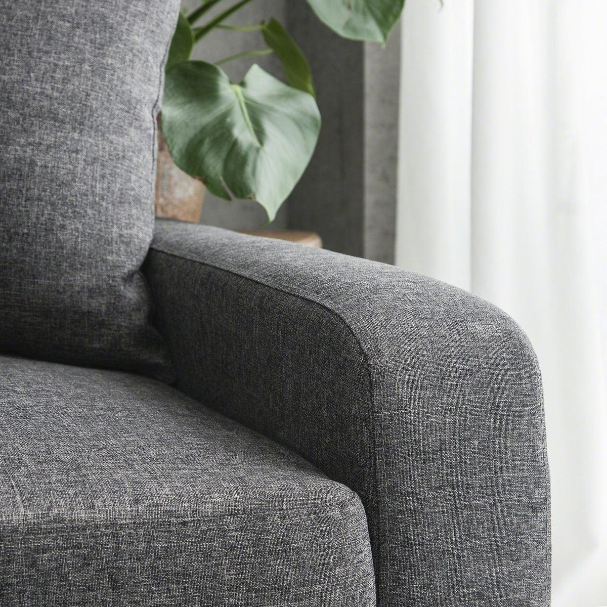 OUTLET - Tracy Corner Sofa - Grey Linen with Black Legs
