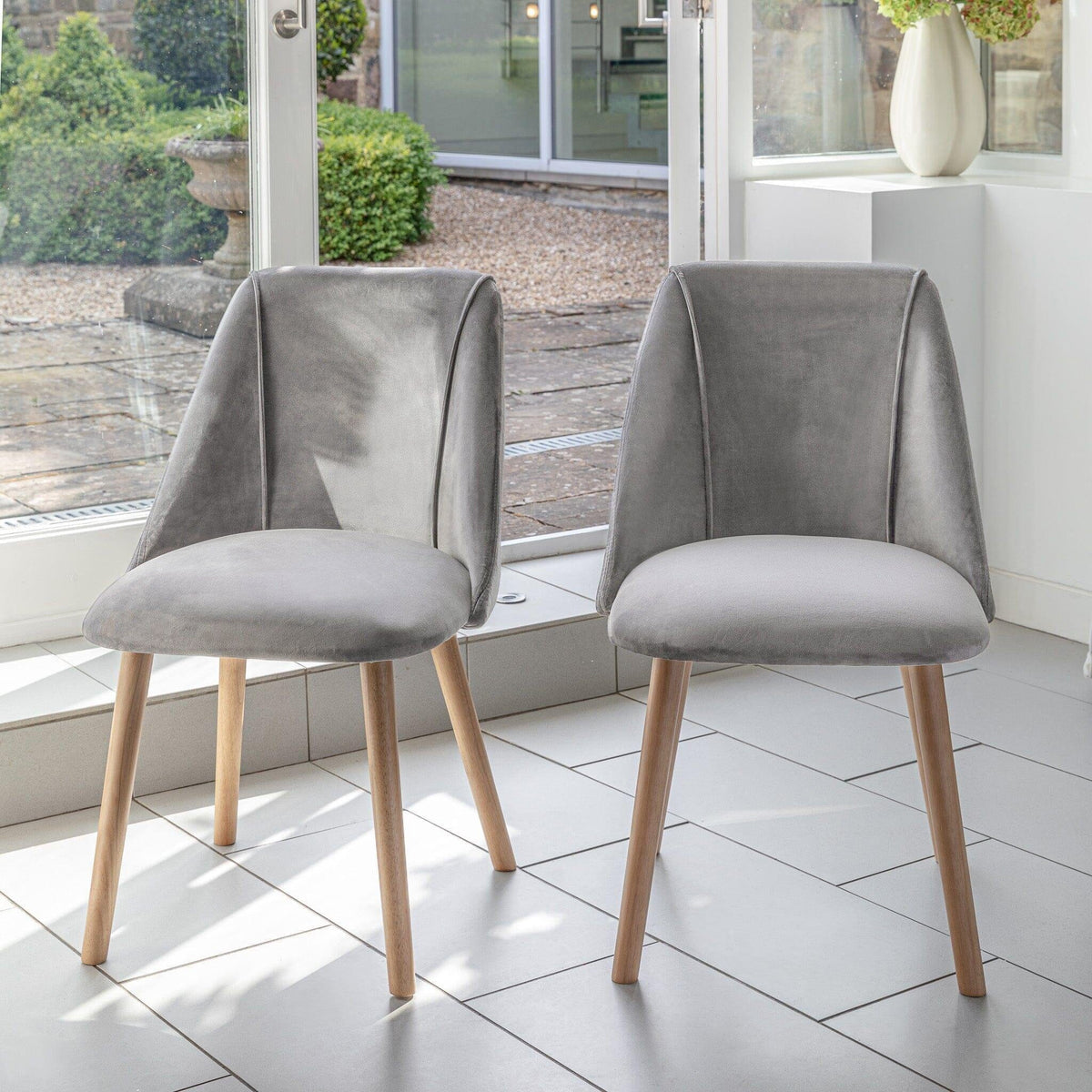 Amelia Whitewash Extendable Dining Table Set - 6 Seater - Freya Grey Dining Chairs - Whitewash Oak Legs