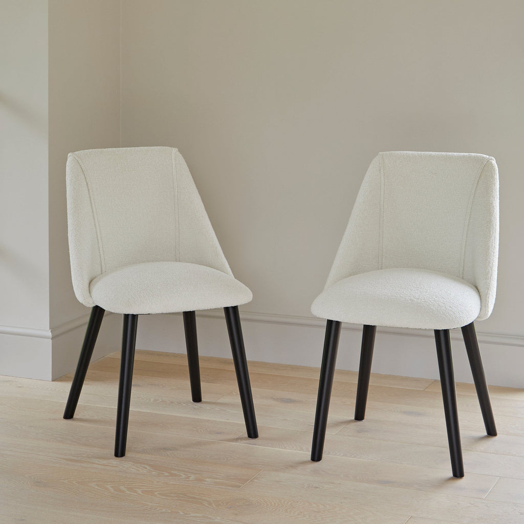 Atlas Chalked Mango Wood Dining Table Set -  6 Seater - Freya Ecru Boucle Dining Chairs - Black Oak Legs