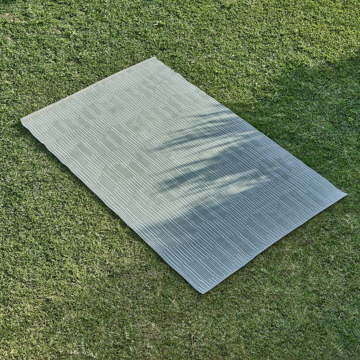 Hemsby 160 x 230cm Garden Rug - Olive