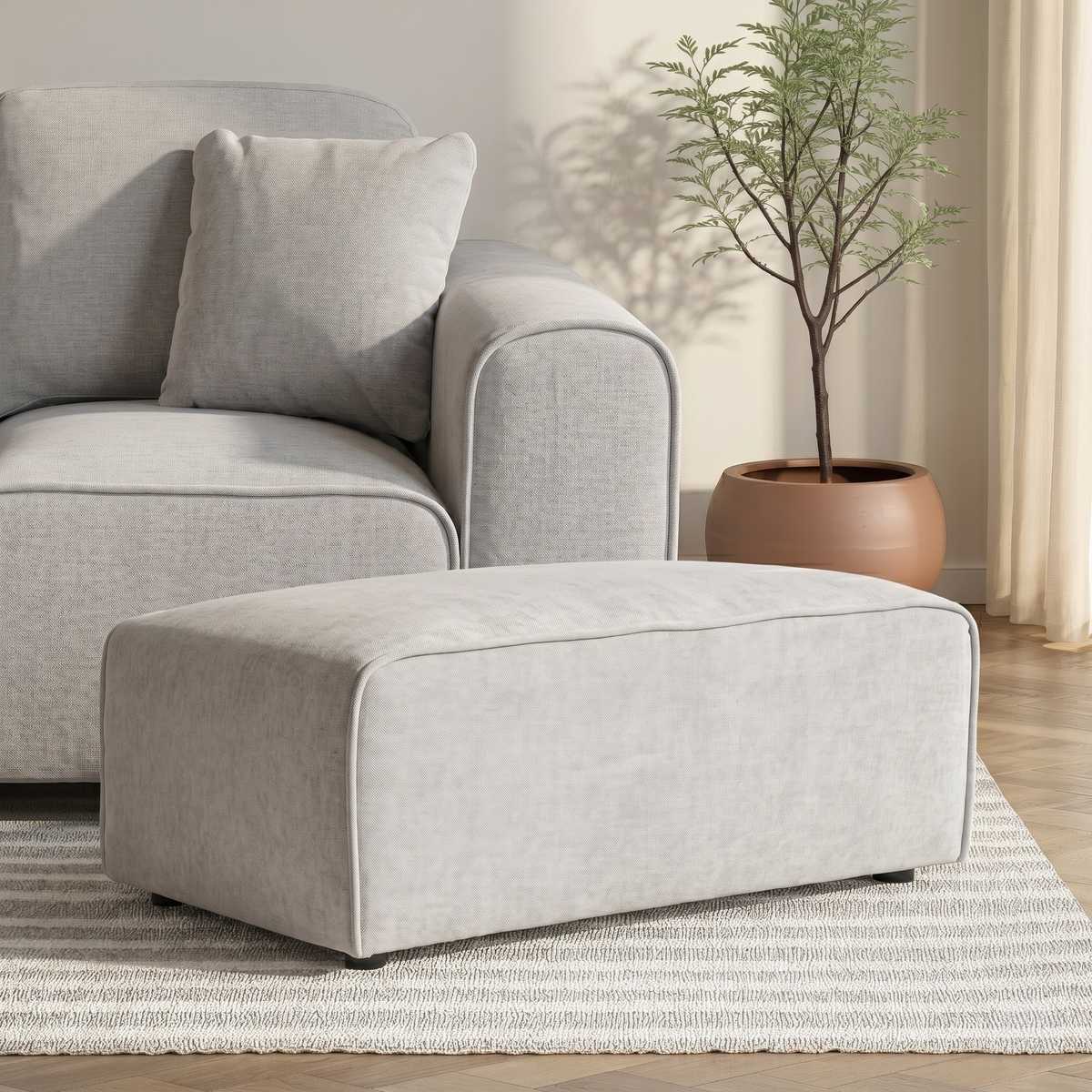 Hugo Footstool