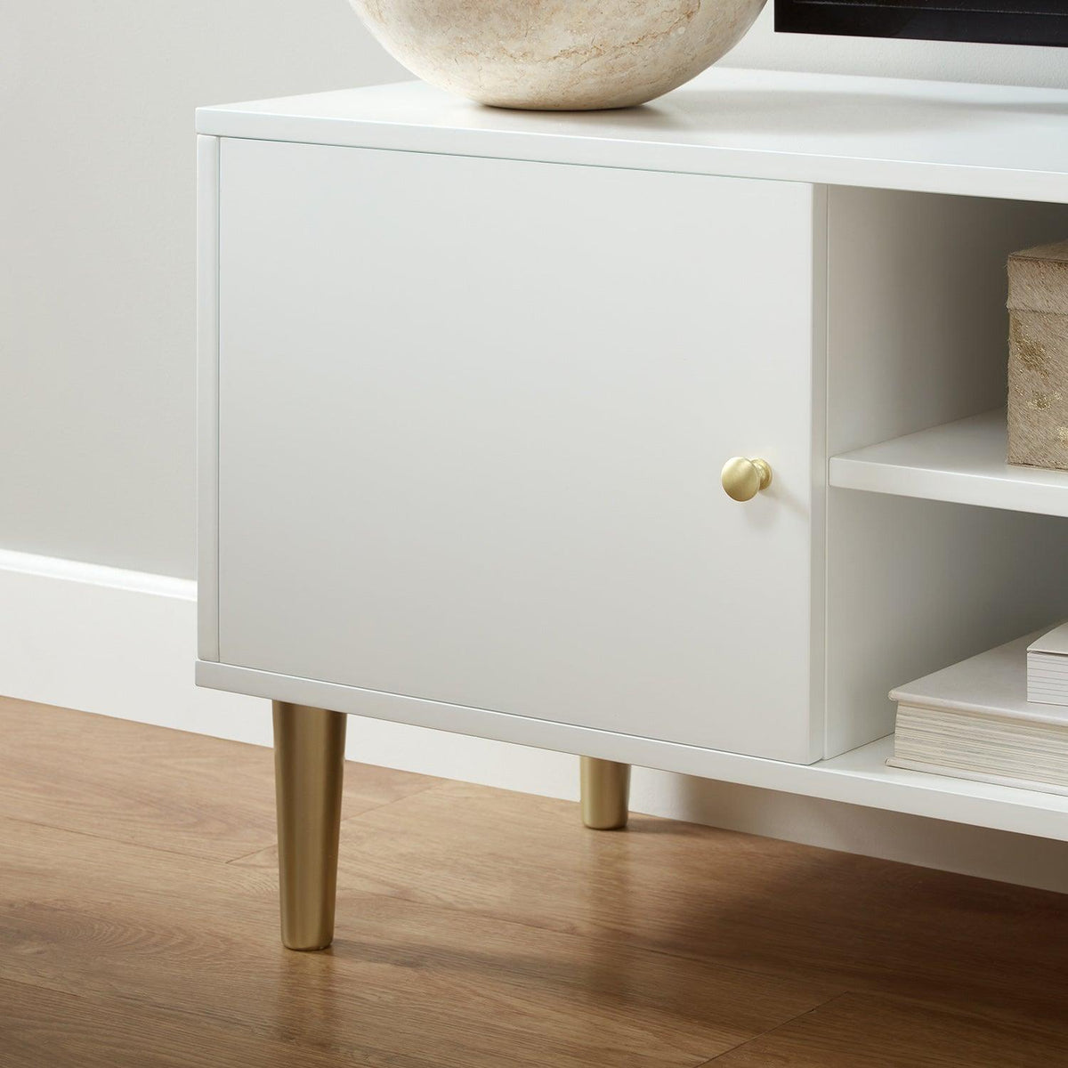 Outlet - Iliana TV Unit - White