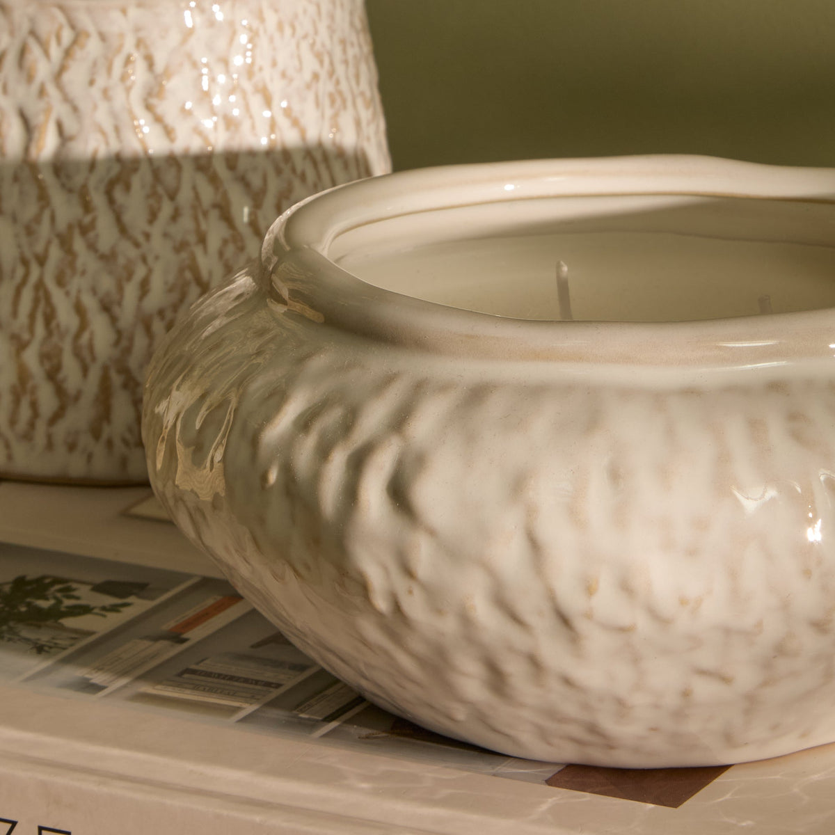 Alderney 15cm 3 Wick Ceramic Seat Salt and Bergamot Candle - Whitewash