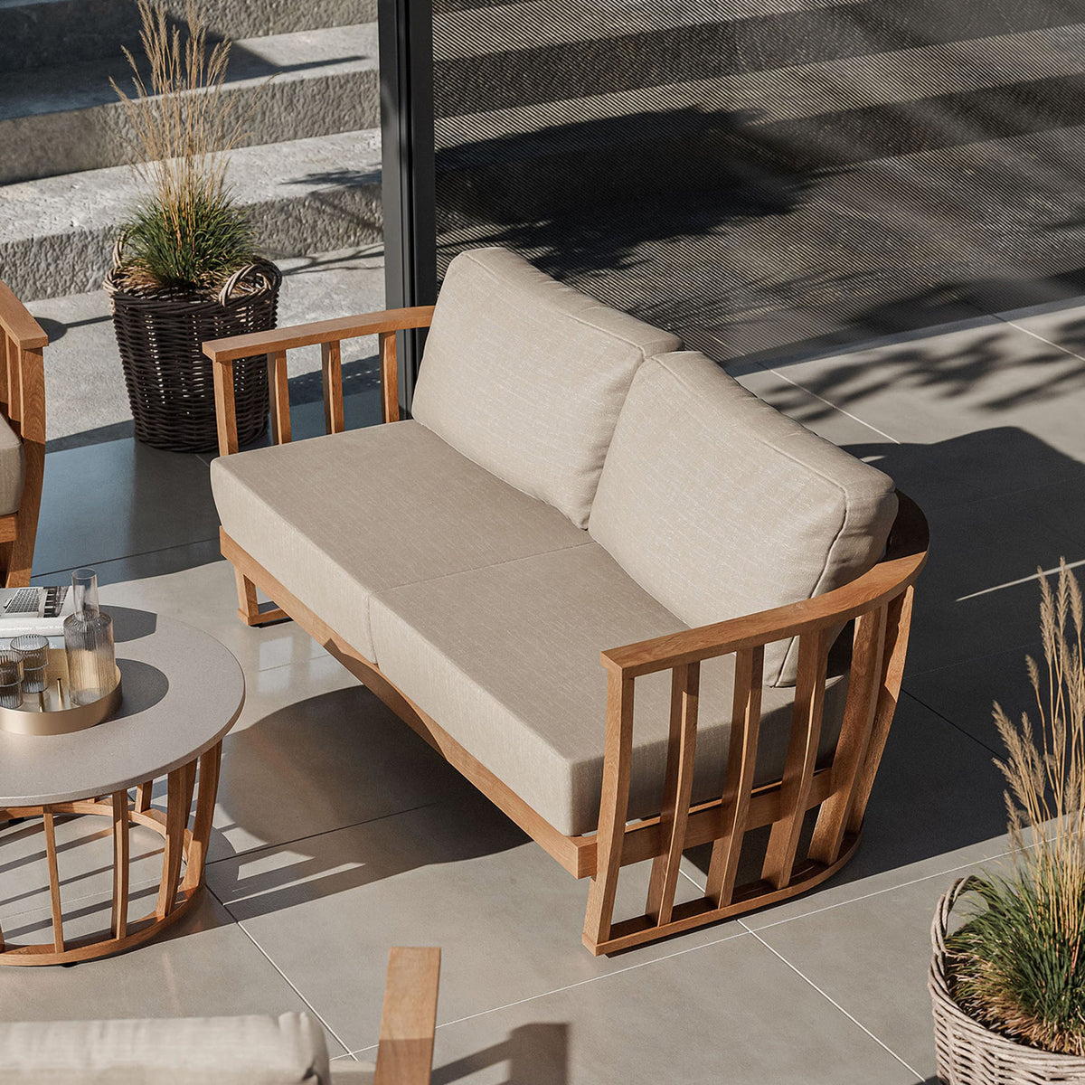 Lucca 5 Seater Lounging Set with Coffee Table