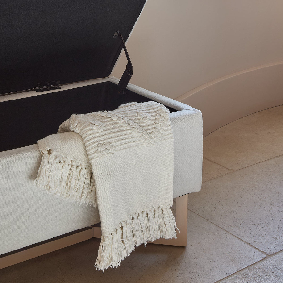 Outlet - Norah Storage Ottoman - Ivory