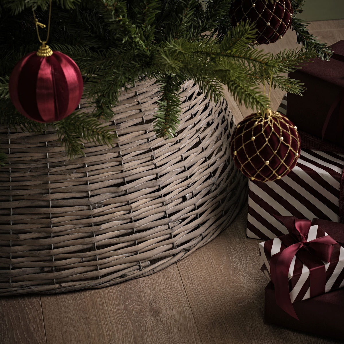 Norrland 70cm Tree Skirt - Grey Wash Rattan