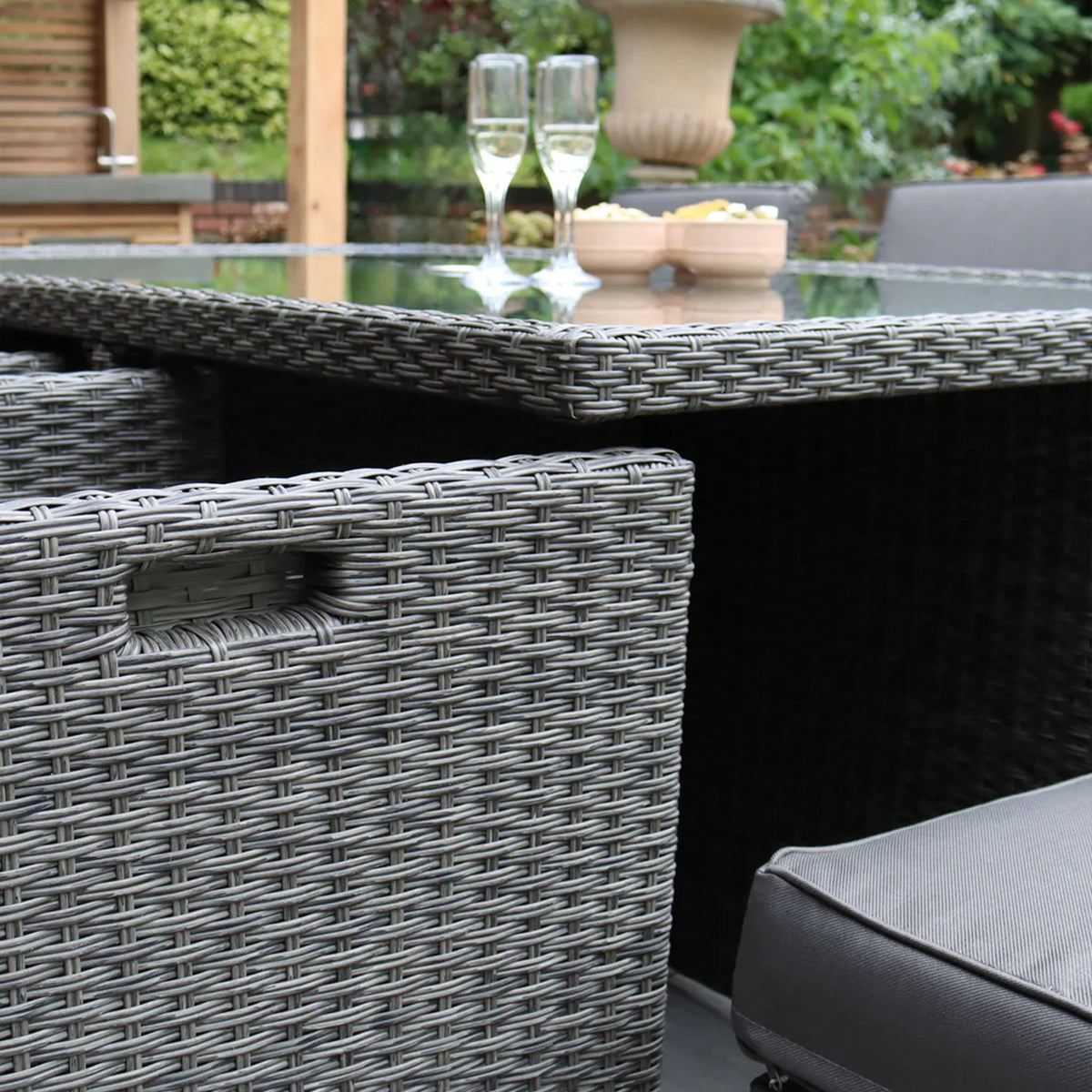 Paris 10 Seat Lux Rattan Cube Set