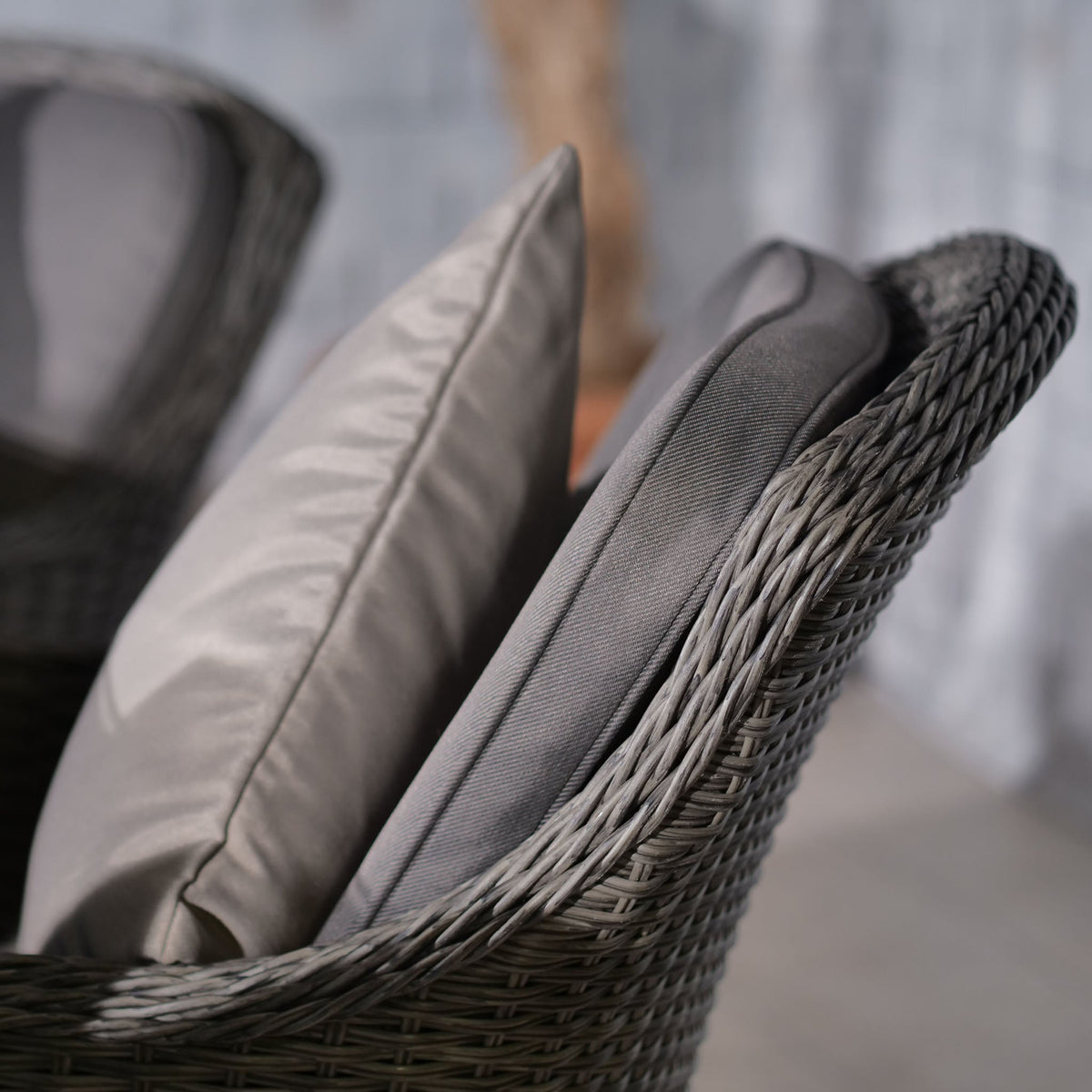 Paris 6 Seat 140cm Lux Rattan Dining Set