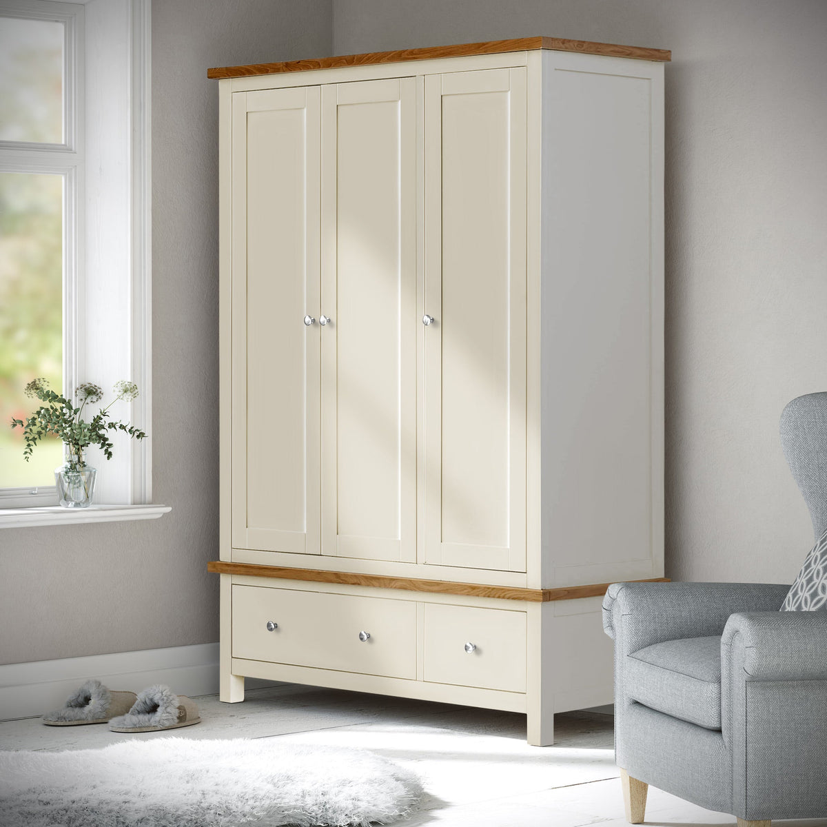 Farro Triple Wardrobe with Drawers