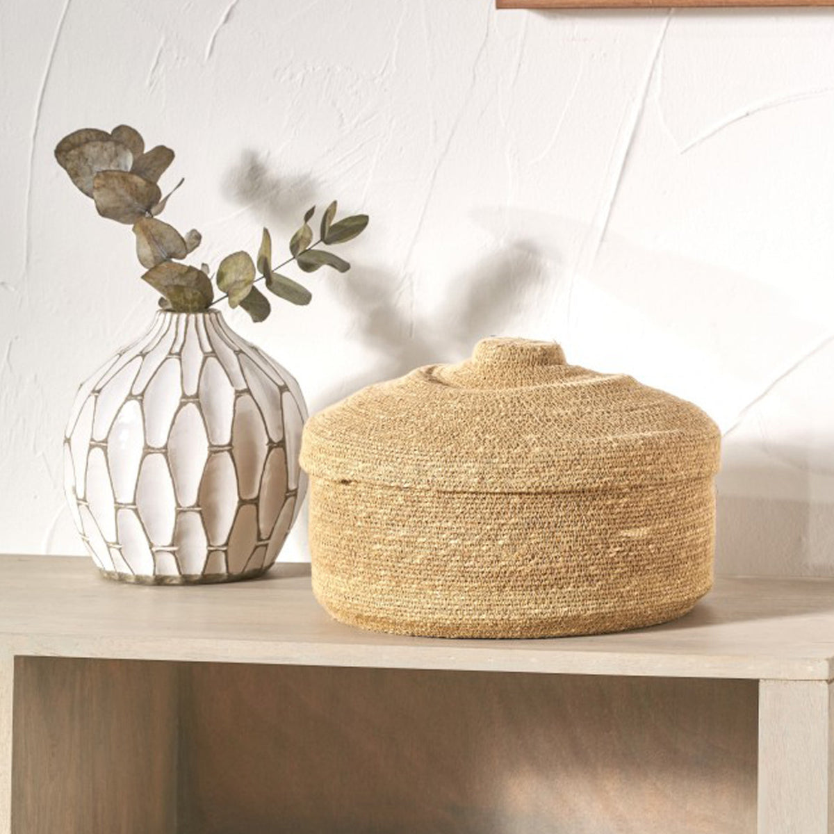 Seagrass Natural Lidded Round Basket