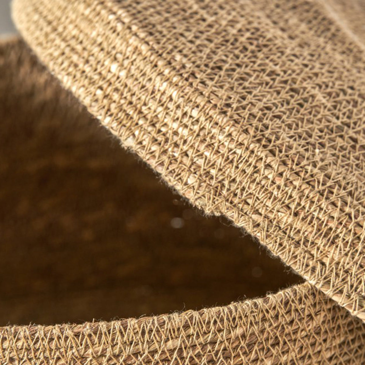 Seagrass Natural Lidded Round Basket